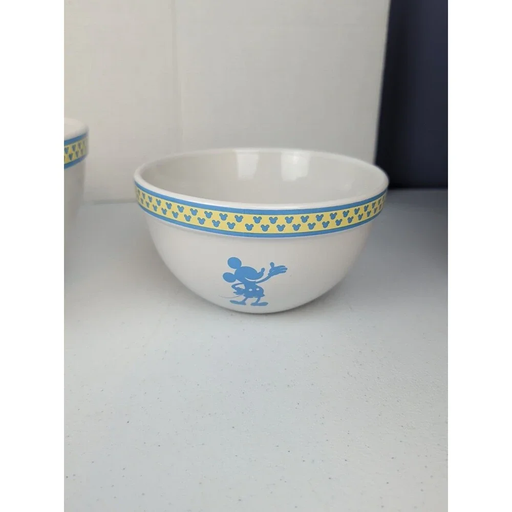 Nesting MIXING BOWLS Large is 11x6